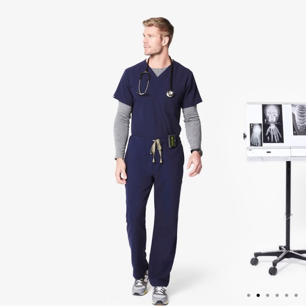 FIGS men’s basic scrub pants